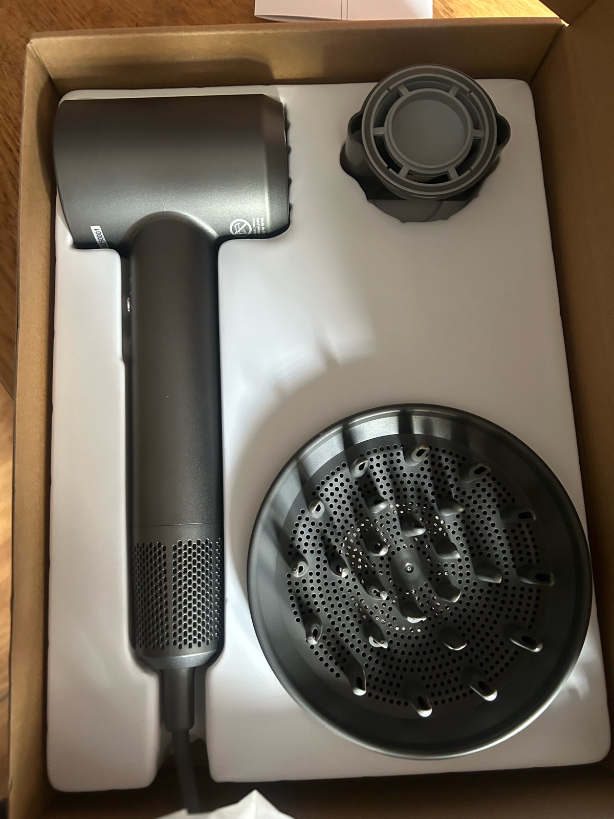 High Speed Ionic Hairdryer and Attachment