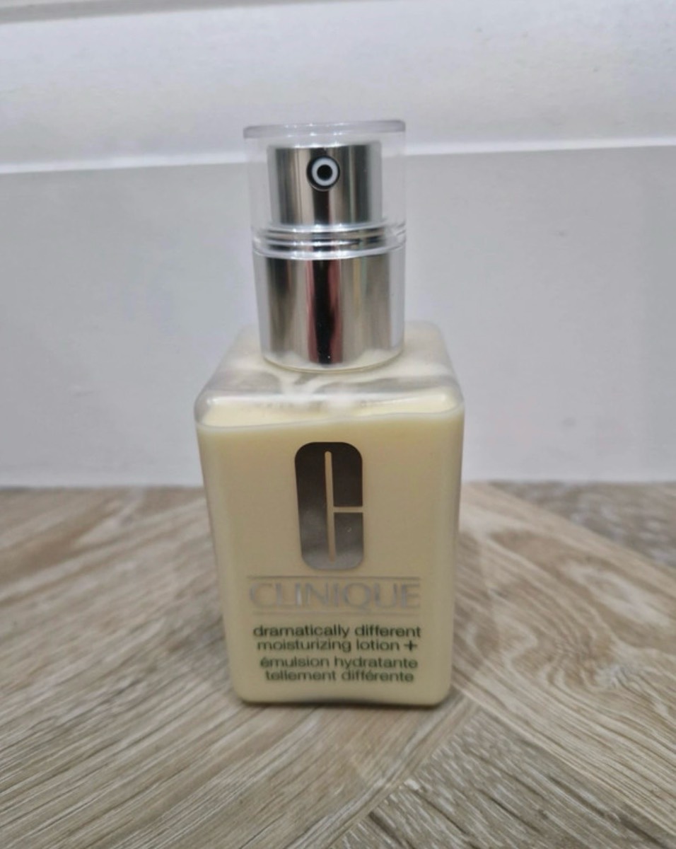 Clinique Dramatically Different Lotion+ Moisturiser 125ml Very Dry/Dry Combo