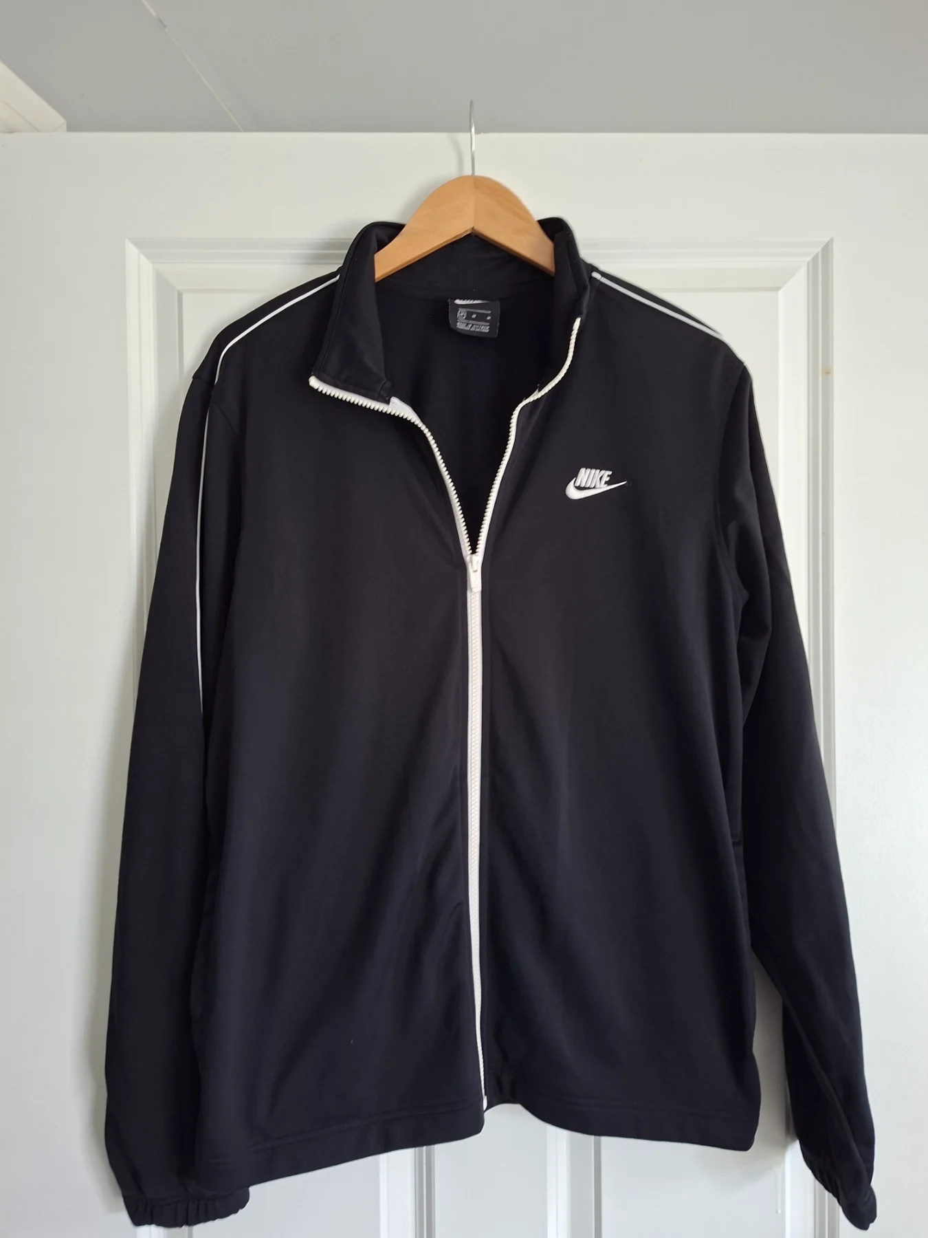 Mens nike zip up jacket size medium