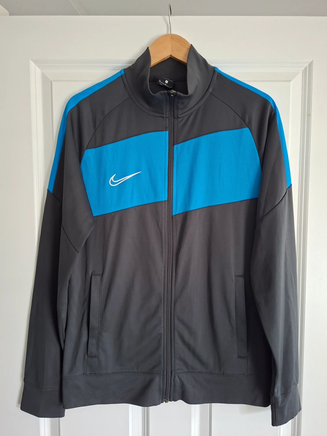 Mens nike drifit grey & blue zip up jacket size medium