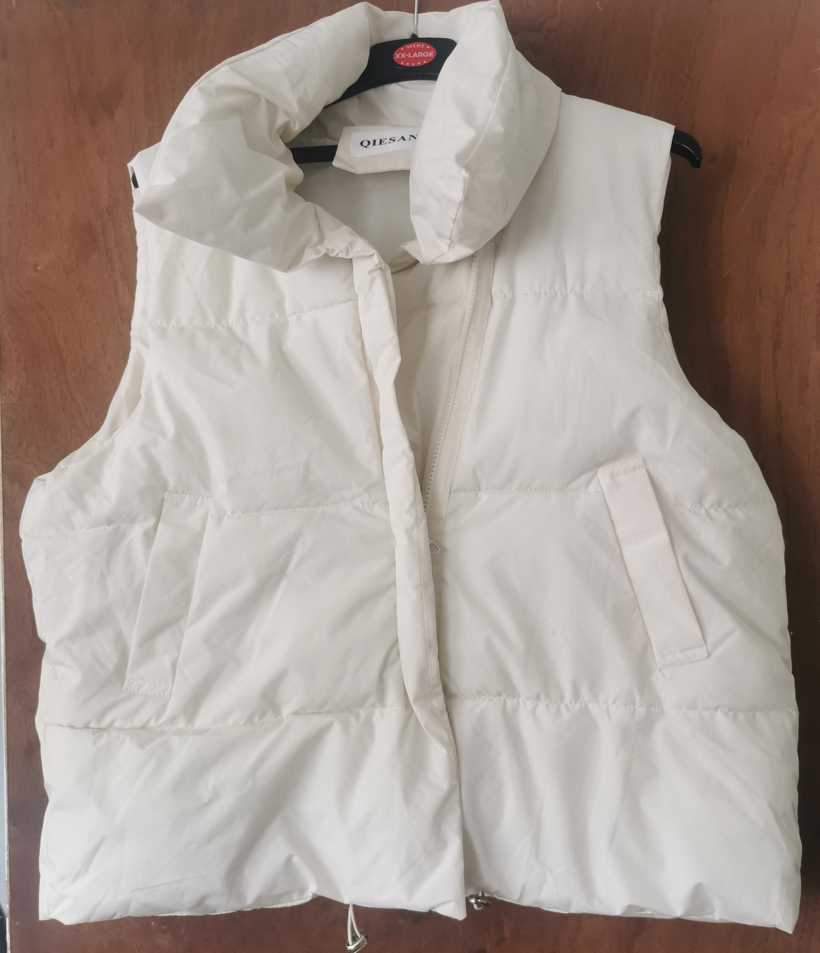 White women's cropped puffer gilet vest