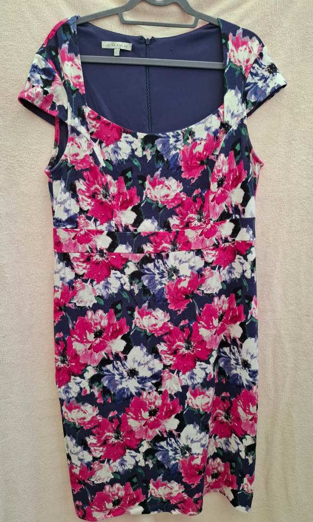 Laura Ashley floral occassion/summer dress, fully lined, zip fastening, size 16
