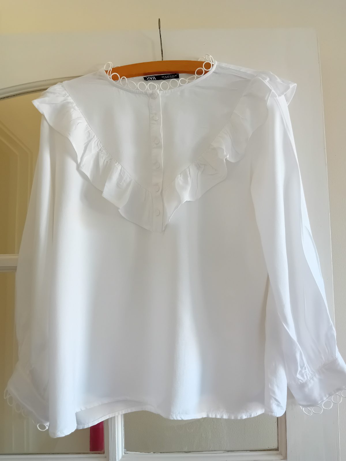 Zara Pretty lace trimmed white blouse size medium vgc