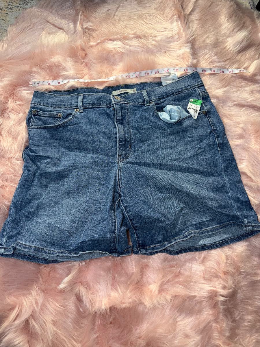 Levi’s short