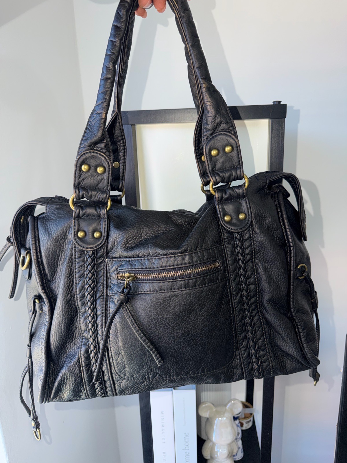 Black retro laptop tote bag