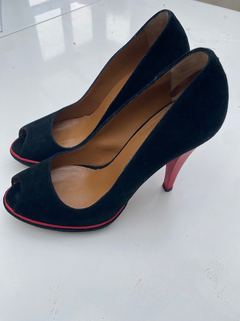 Hobbs open toe black suede shoes with red beading size 3