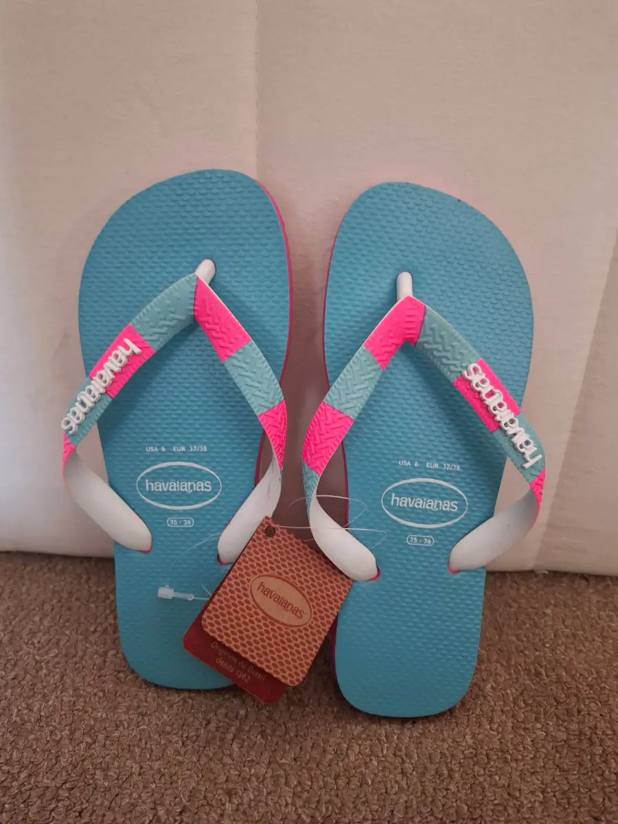 Havaianas Unisex Flip Flops Size 3/4 UK