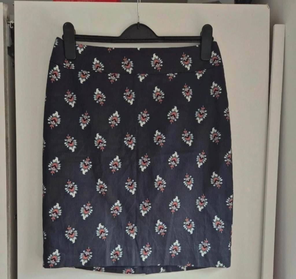 Ann Taylor Loft Navy Paisley Print Skirt- Zipper Back Fasten- Size 8/10- Vgc