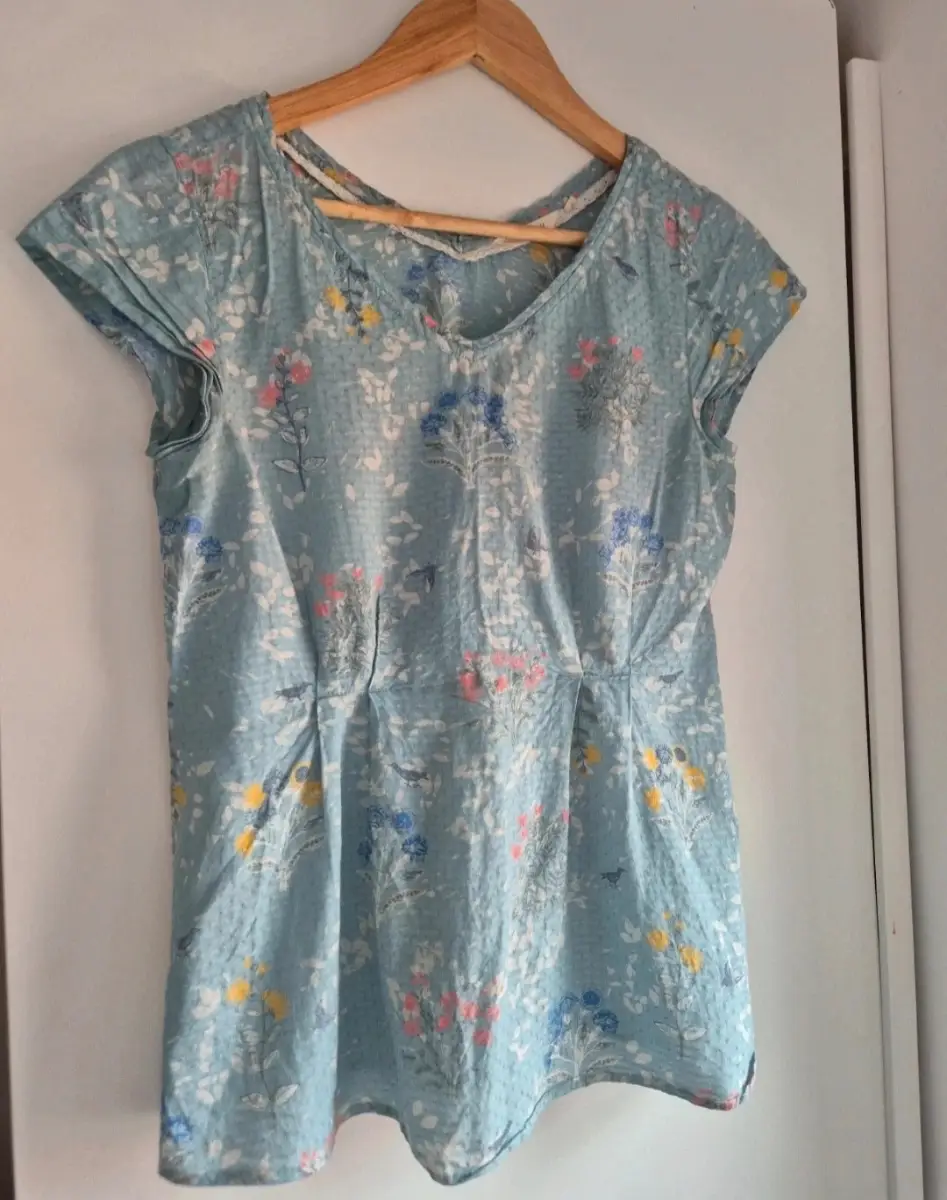 White Stuff light blue wildflower Floral print summer top size UK 8 vgc