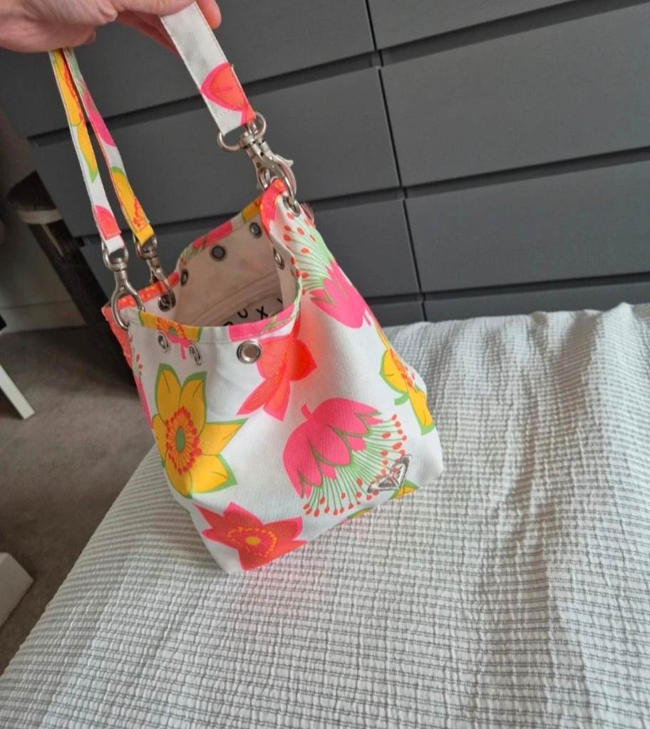 Y2K vintage 90s/2000s Roxy surf Retro canvas bag featival/beech