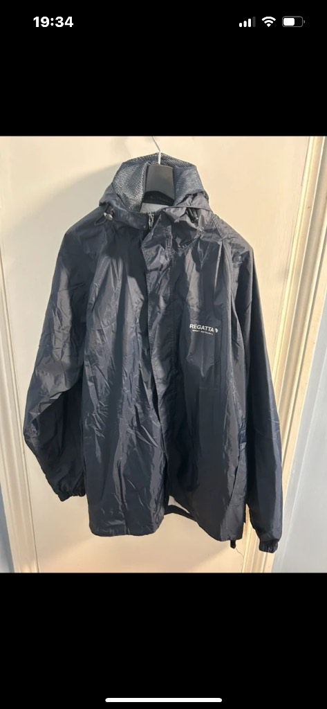 Regatta men’s XL blue waterproof rain coat + compact bag