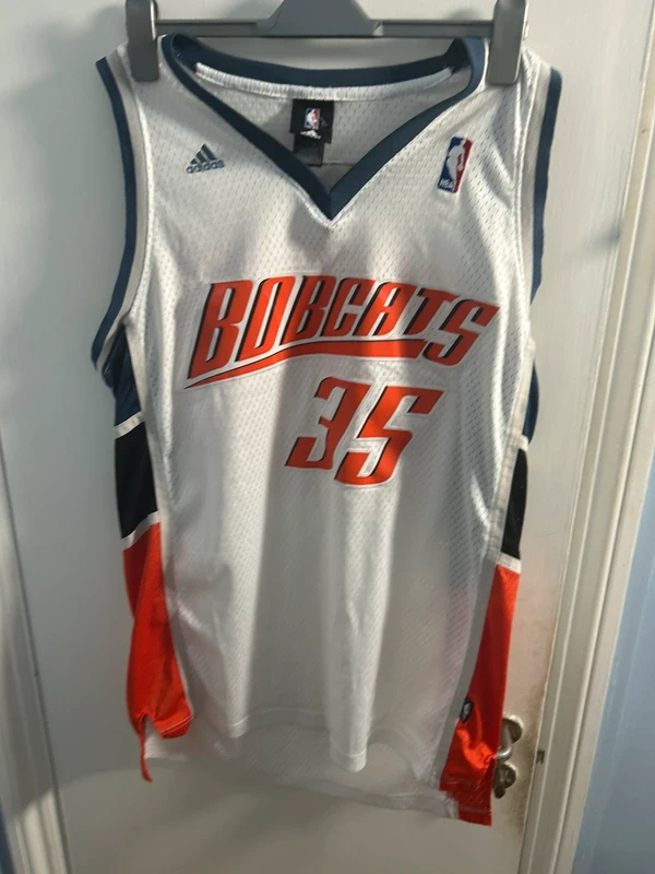 Bobcats basketball jersey large size in good condition