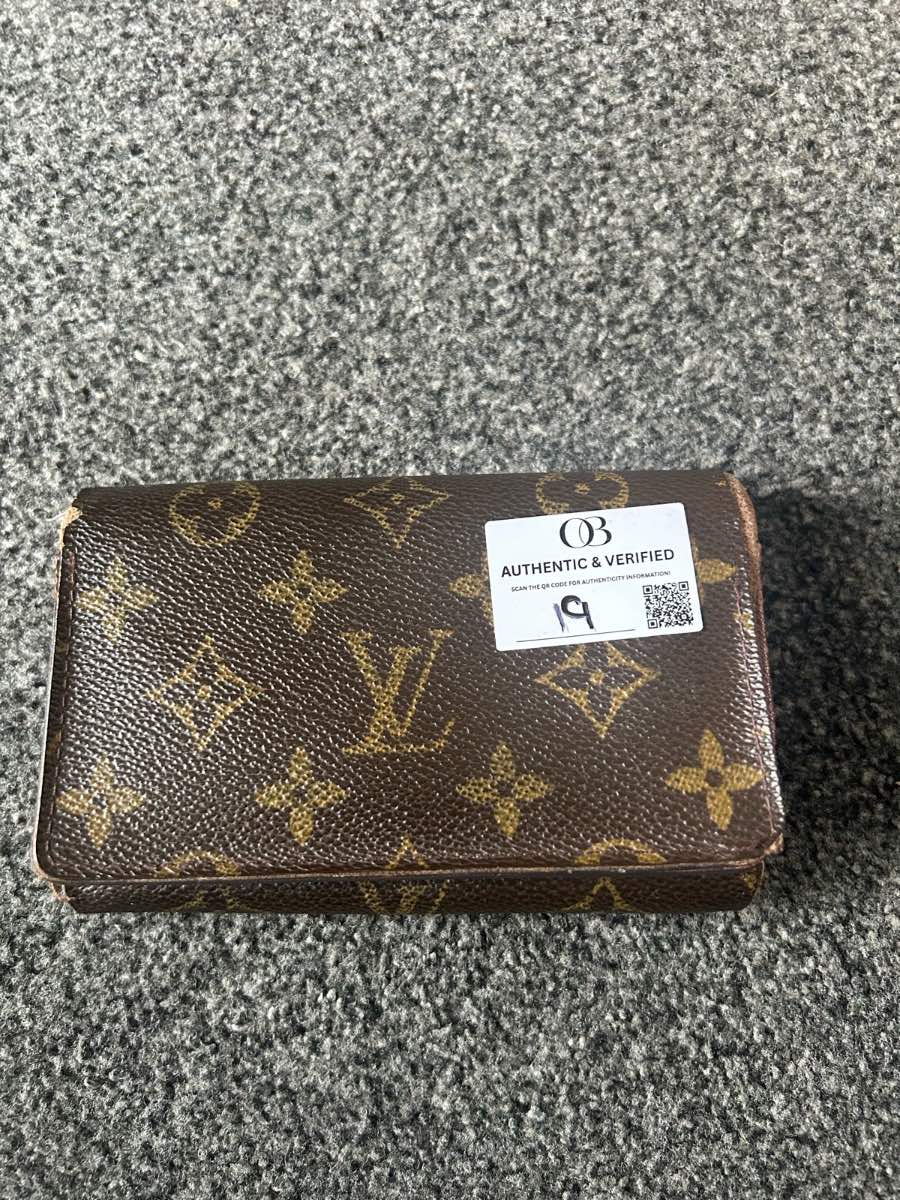 Louis Vuitton purse