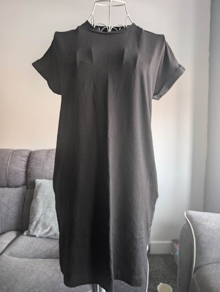 Black casual dress with pockets