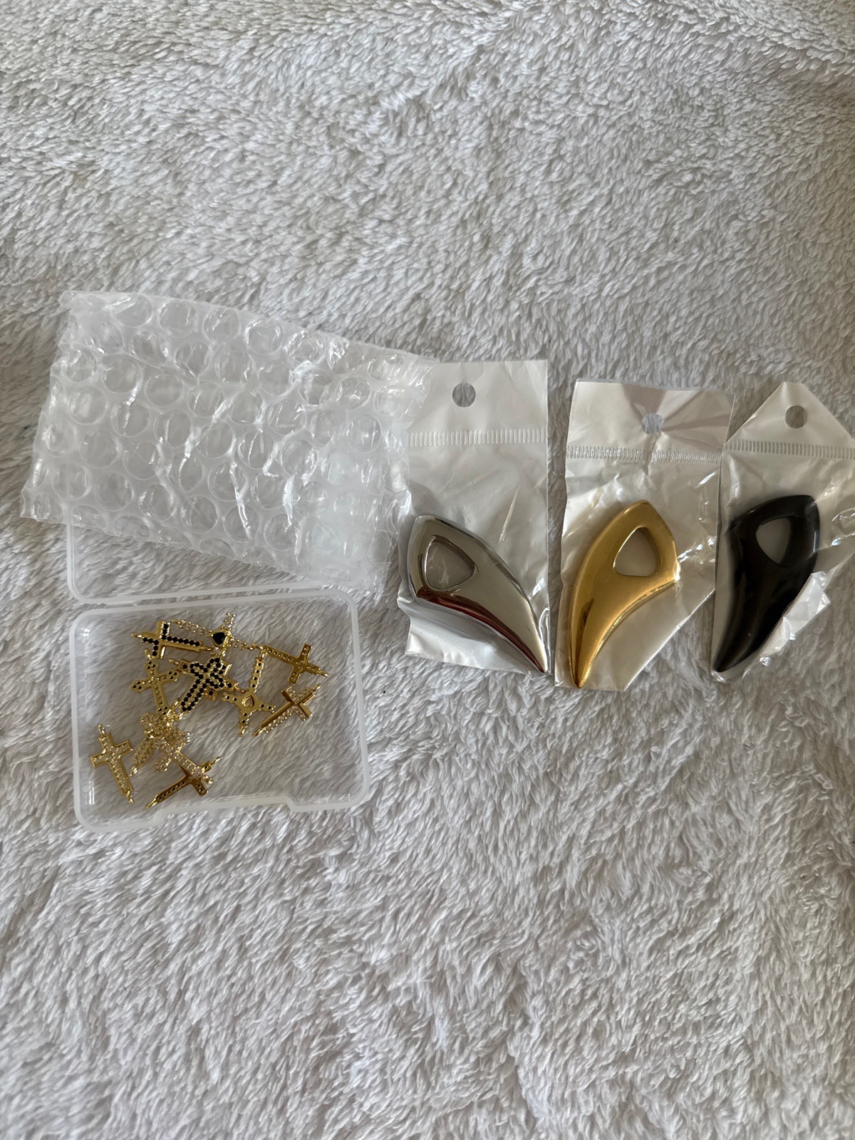 Jewellery making metal pendants