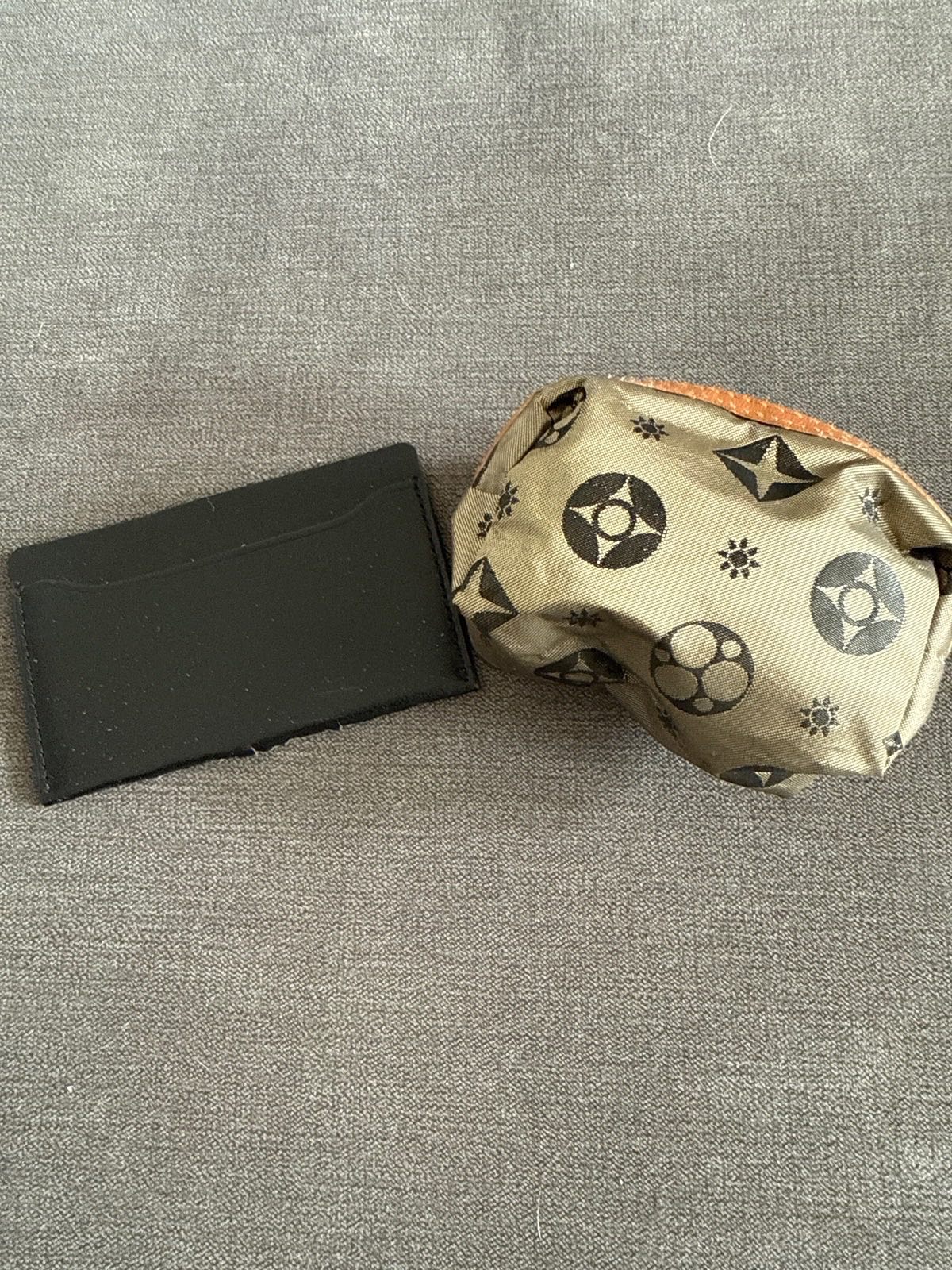 Unbranded coin purse and card wallet