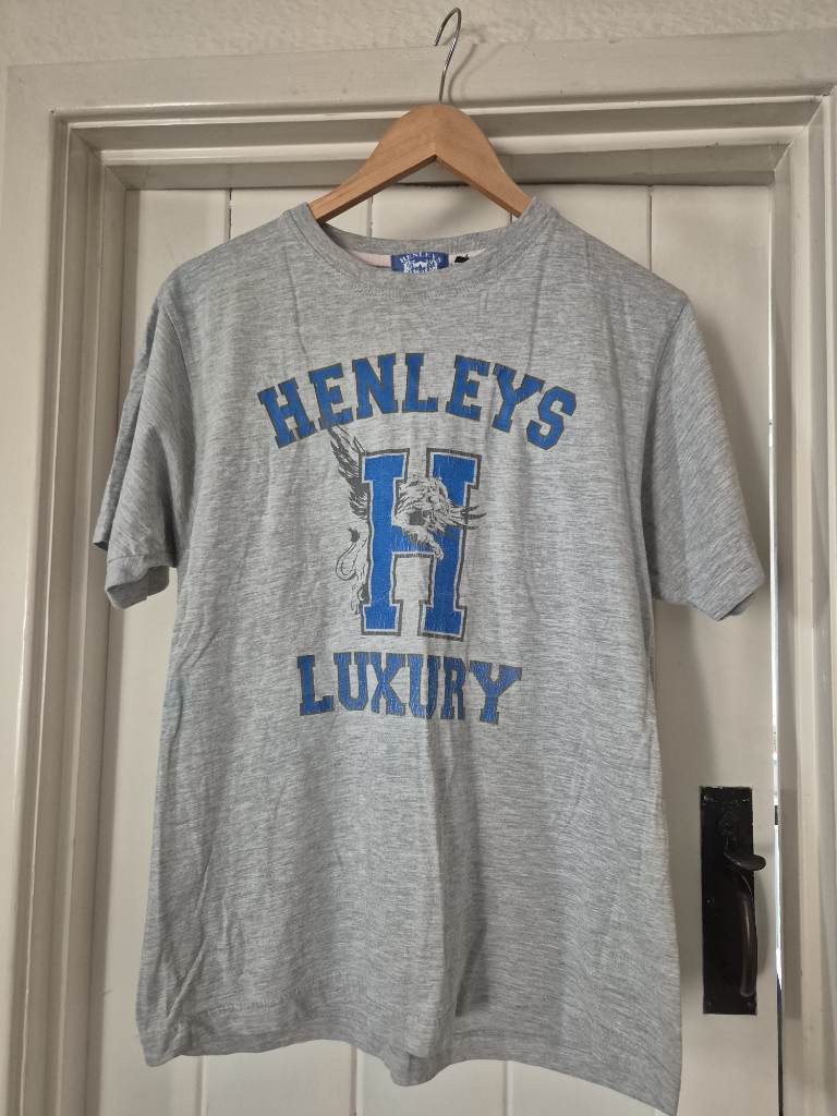 Henleys Luxury mens graphic print grey tshirt size Medium