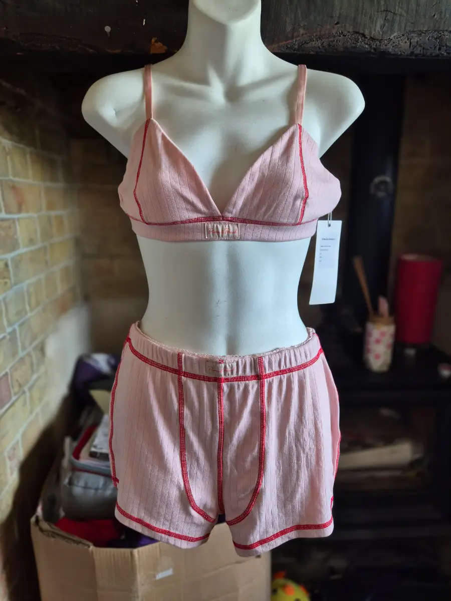 BNWT Pixie & Peach 2 piece casual lounge wear co ord set pink bralette & shorts size 12