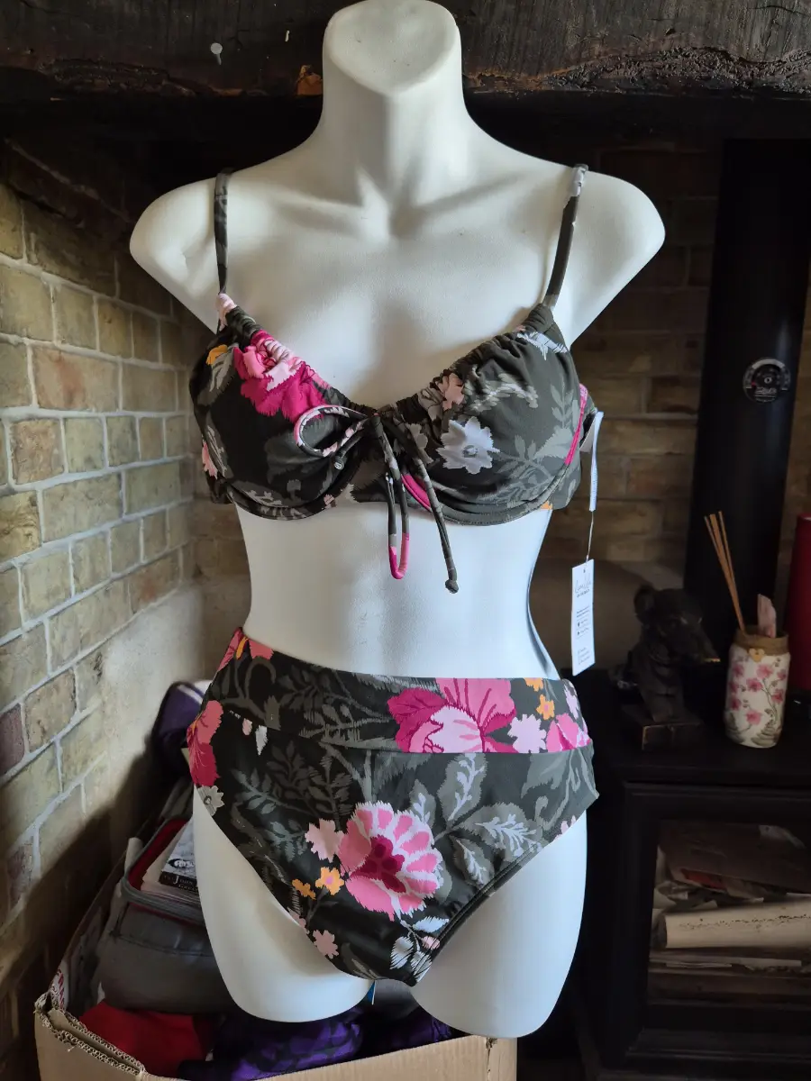 BNWT Cupshe 2 pc bikini swimwear set size medium-large UK 12-16
