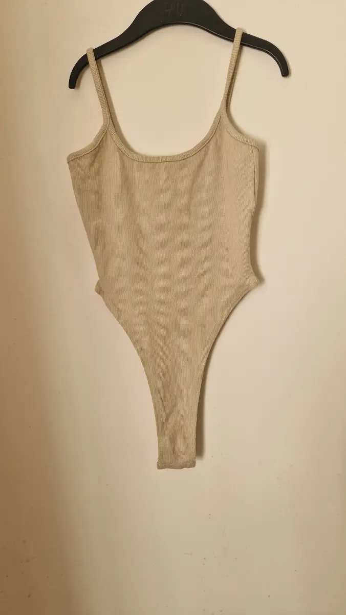 Pretty little things body suit- small