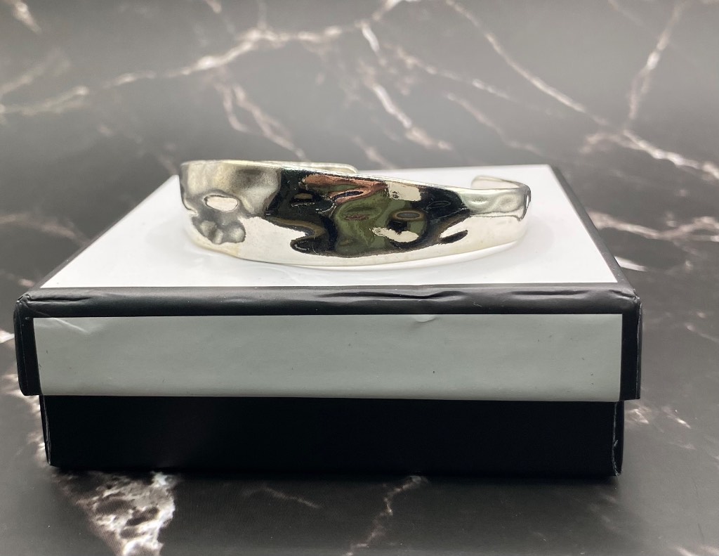 New Aritsan Hammered silver 925 cuff bangle with box