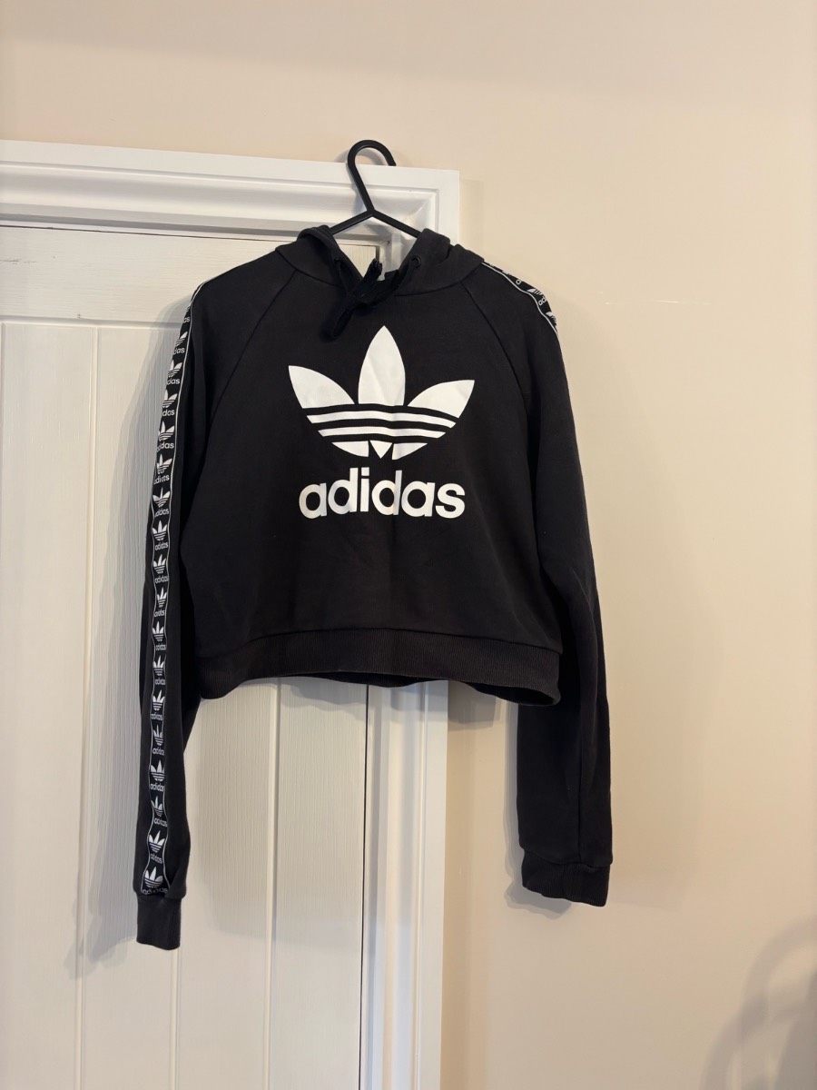 Cropped adidas jumper - Size 10