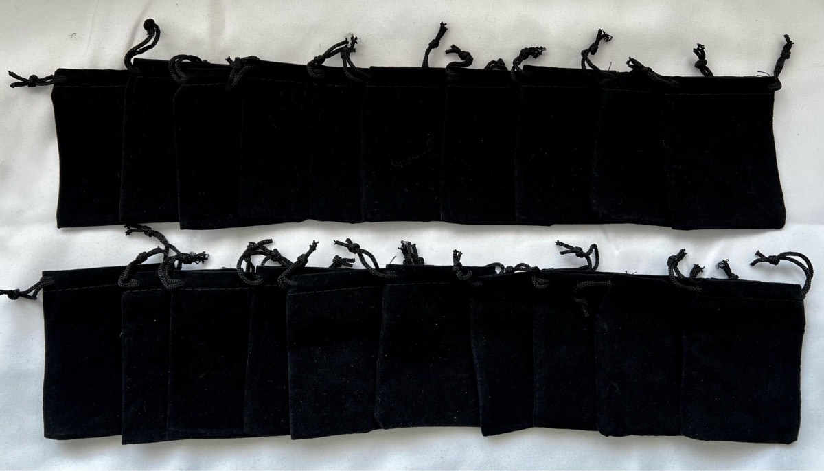 20 Black Velvet Drawstring Gift Pouches 7x9cm Jewellery Bags Wedding Favour Packaging
