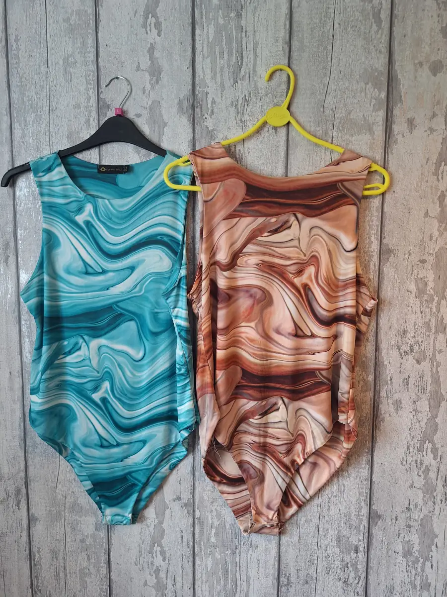 2 x body suits size 18