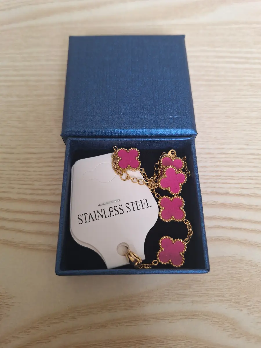 Gorgeous ladies clover style bracelet gold and pink new in gift box