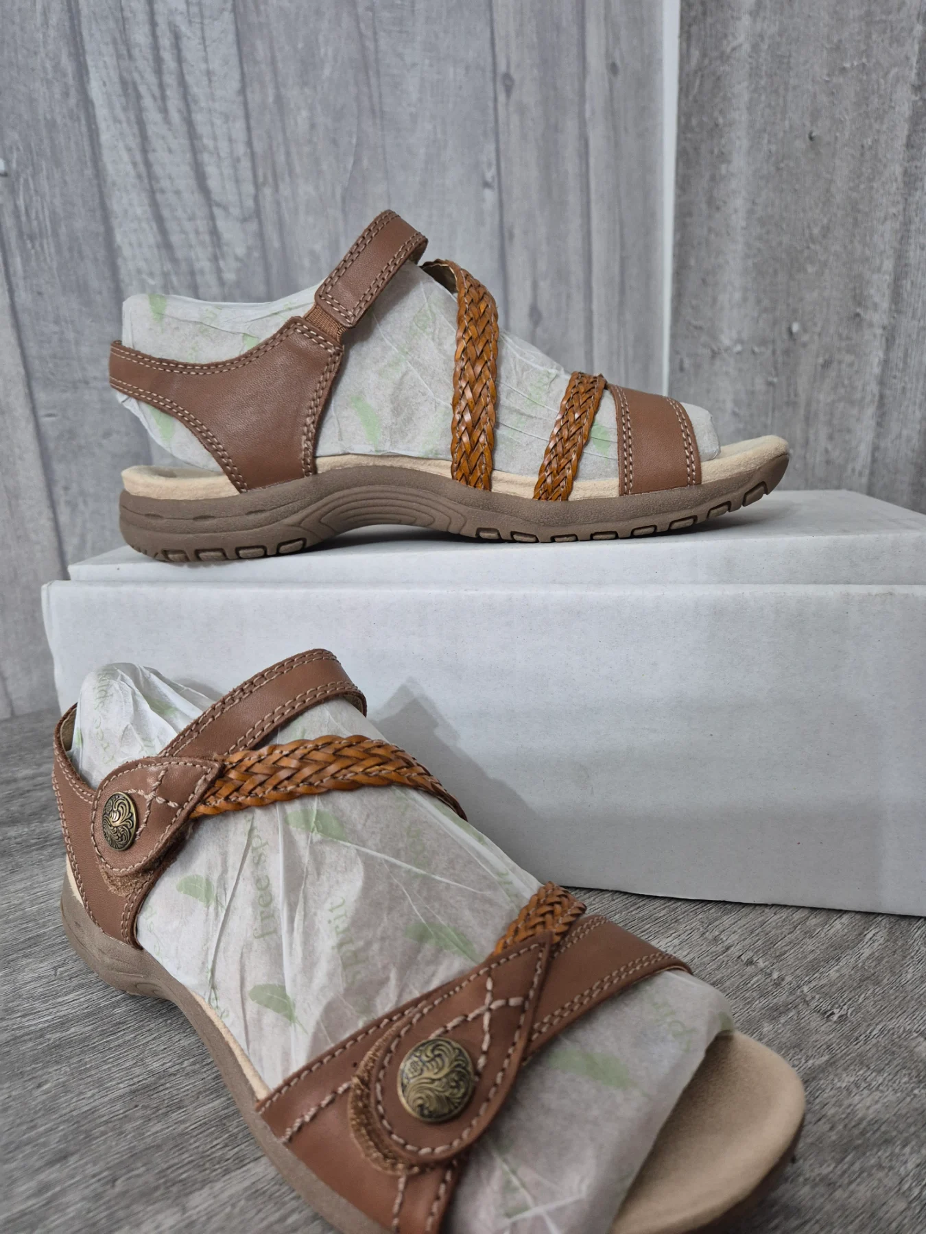 Hush puppies sandals size 7