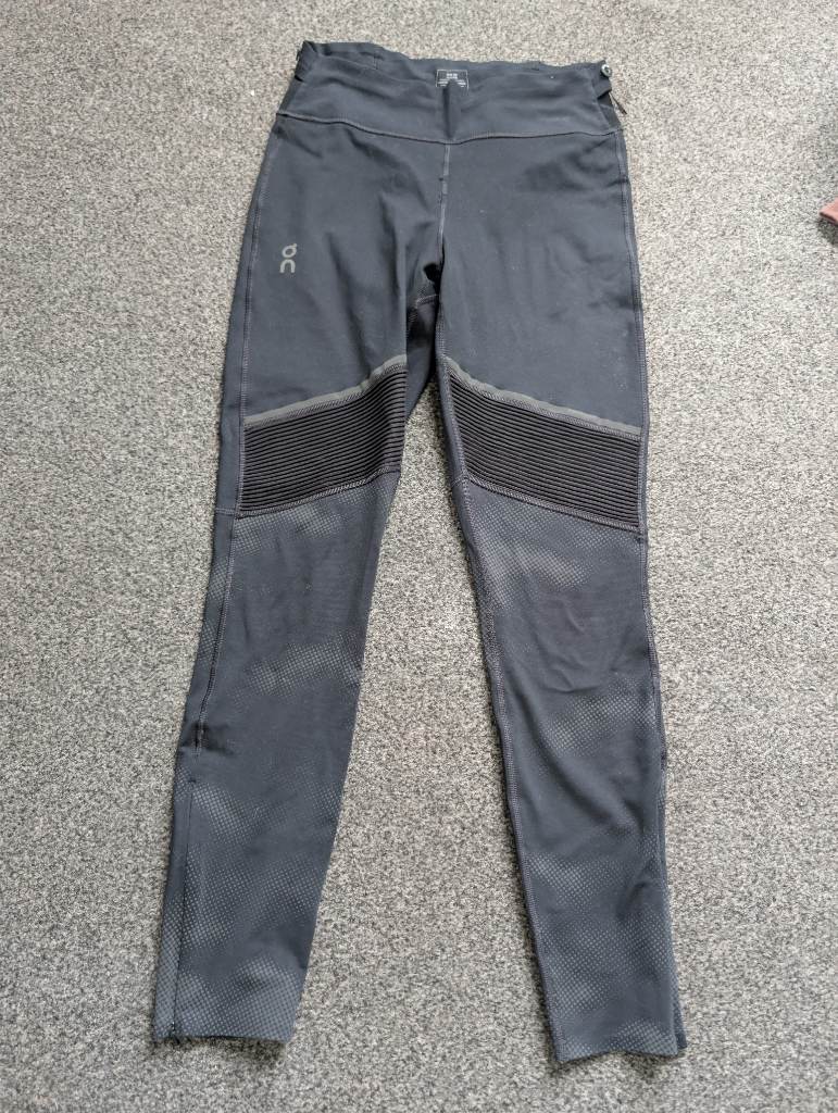 Ladies on cloud running leggings size small