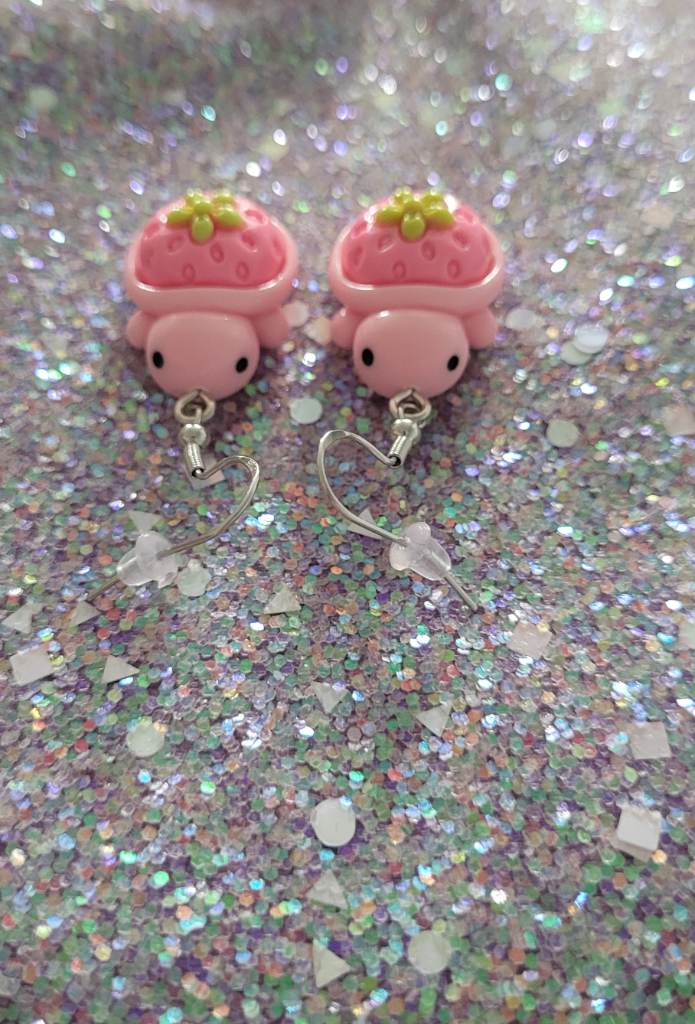 Tortoise strawberry earrings