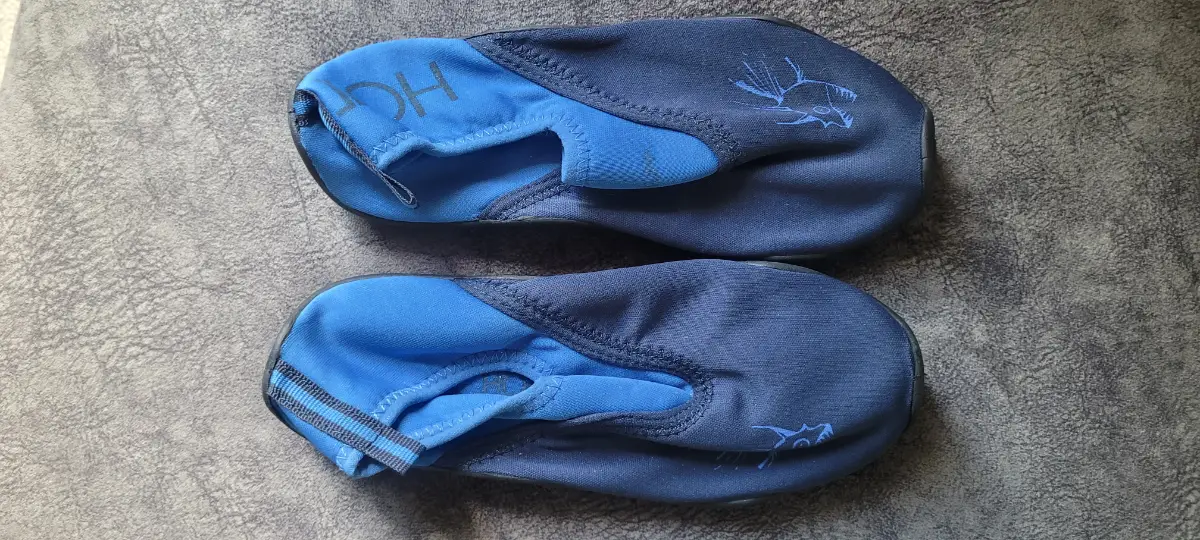 Junior size 2 swim shoes