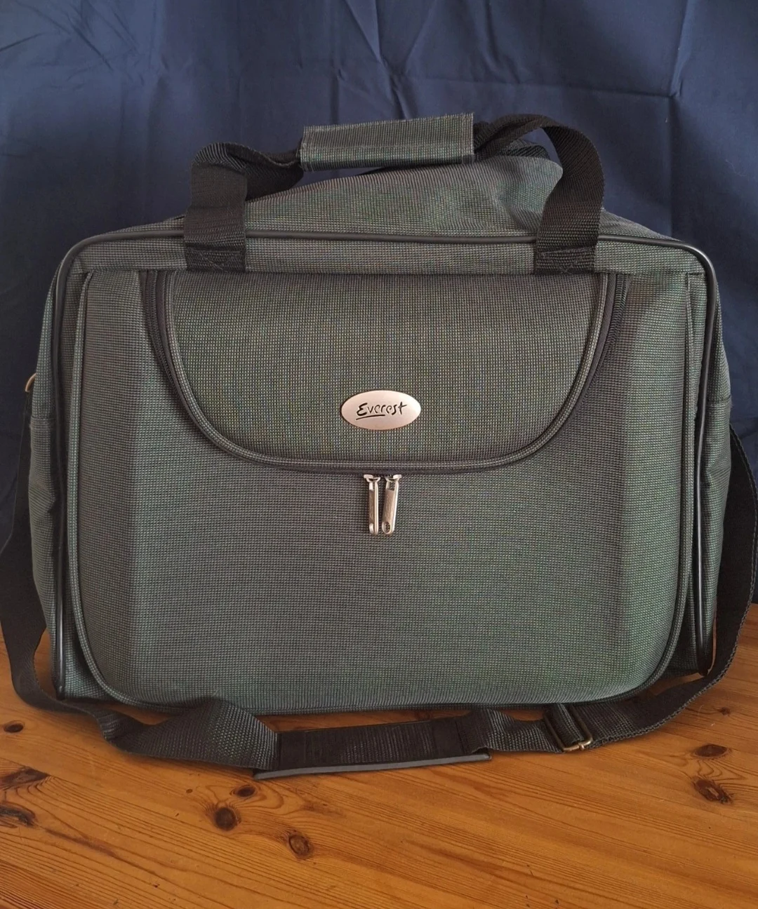 Large Grey Everest Holdall Bag