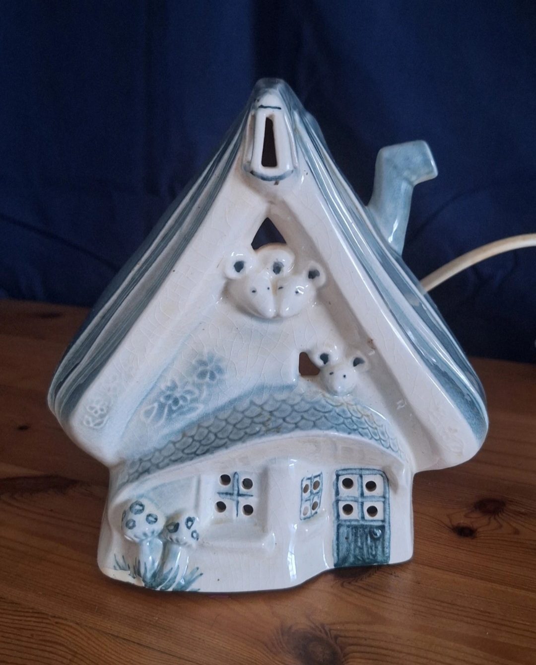 Vintage Country Mouse Cottage Table Lamp By Granville Paul Ceramic Lamp Whitby