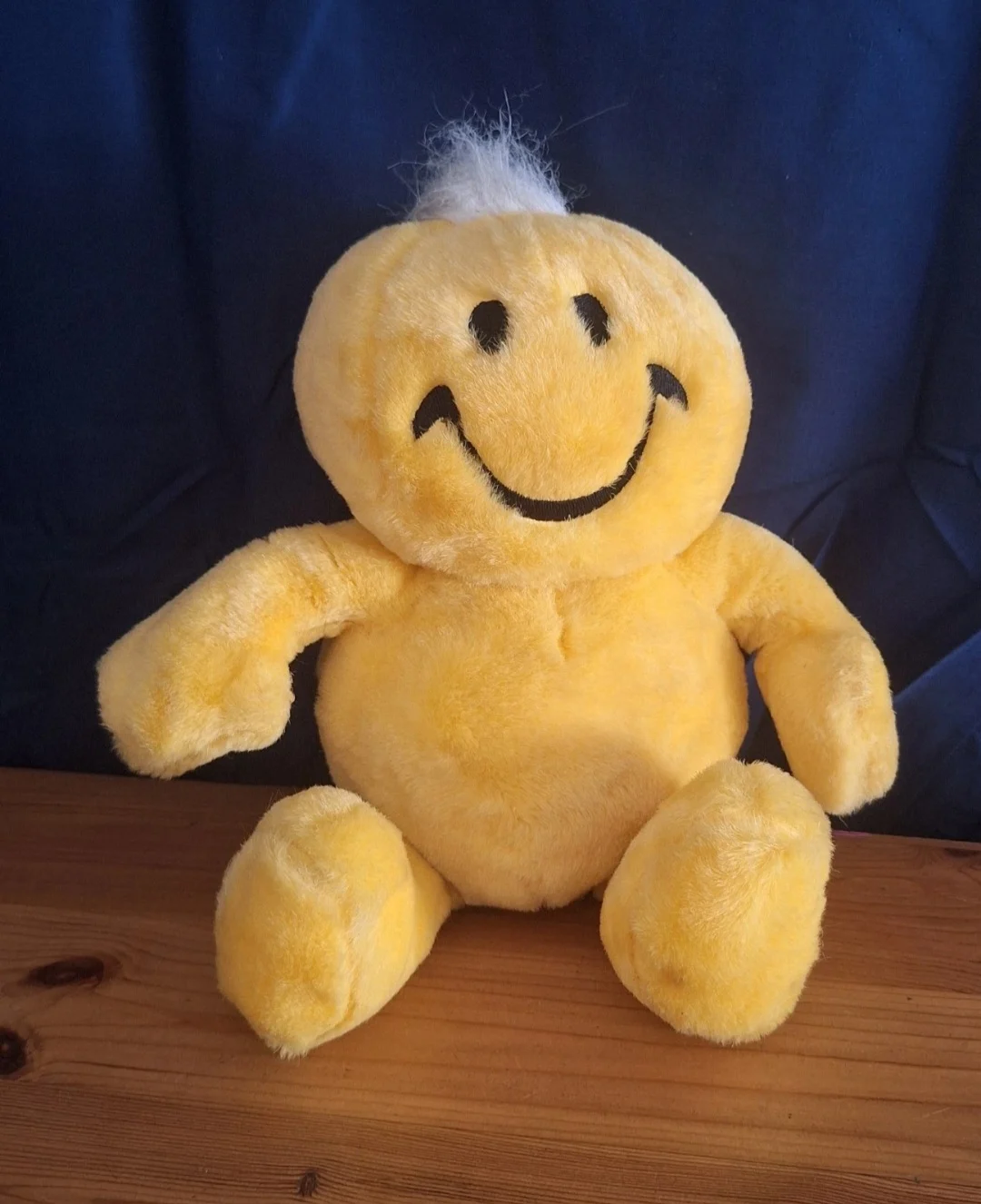 Vintage 12" Dan Dee Smiley Face Animated Plush Toy Wiggle Tickle Yellow 1990s