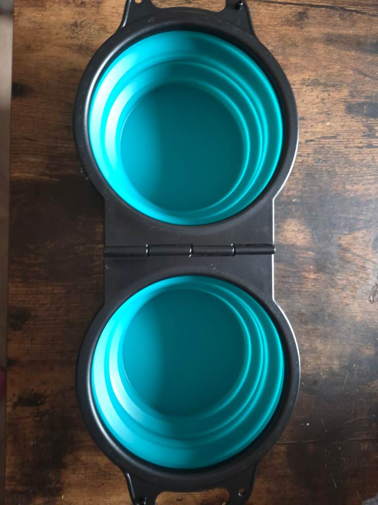 Travel double dog food/water bowl