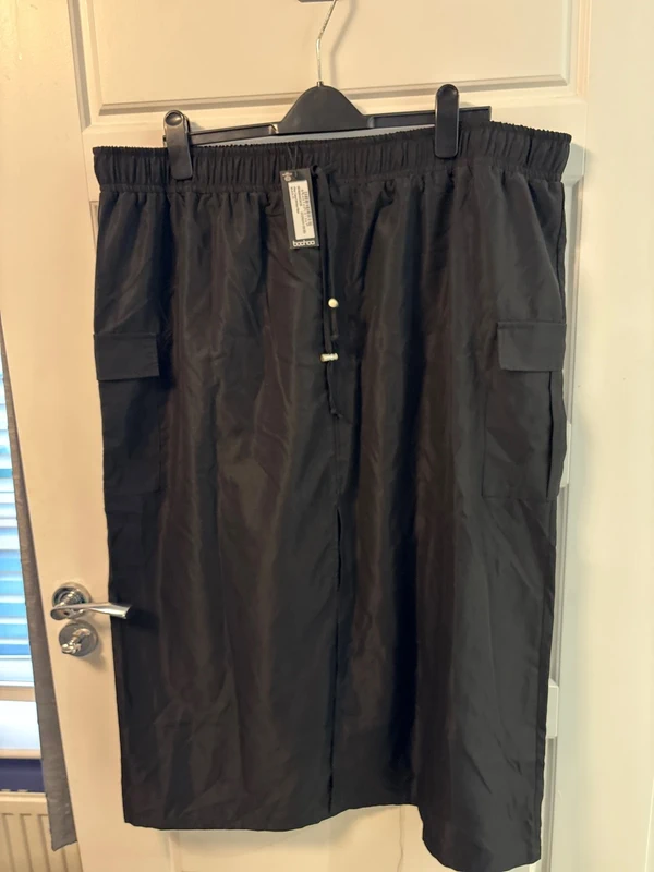BNWT Boohoo maxi skirt size 22
