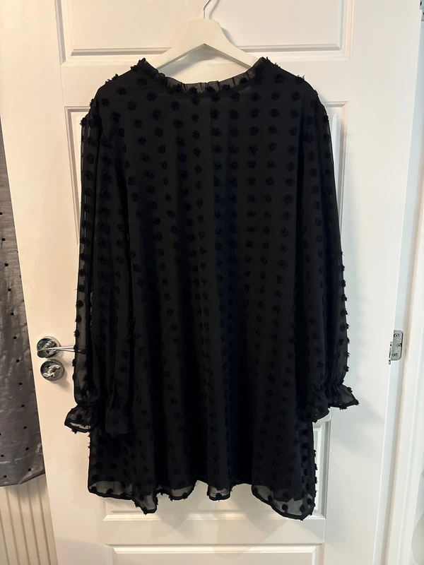 BNWT Boohoo black shift dress size 22