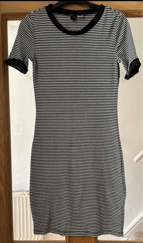 H&M dress size 12 black and white striped dress