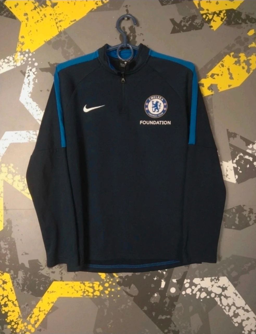 Nike Dri-FIT  Chelsea F.C sweatshirts youth age 11-13