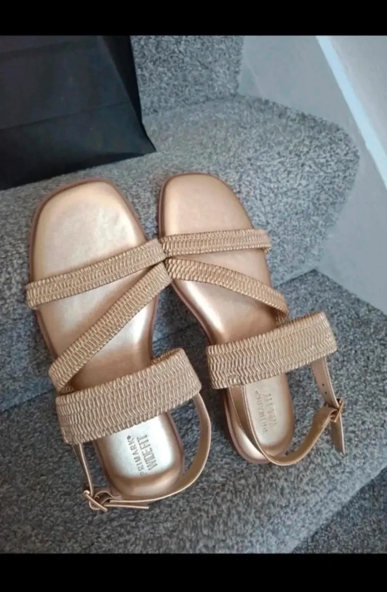 Ladies wide fit sandals uk6 Eu39