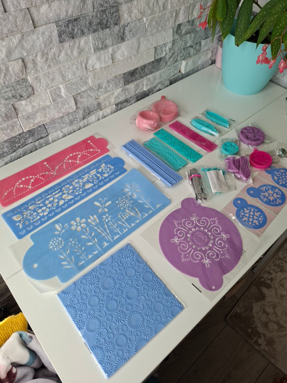 New sealed cake Baking cake decorating bundle