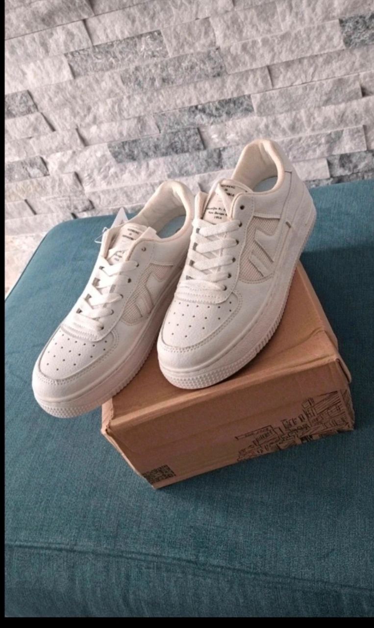 Lovely summer trainers uk4 Eu37