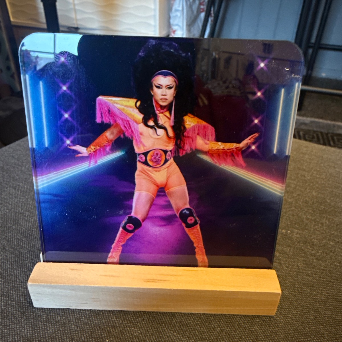 Le Fil Desktop Plaque with Stand
