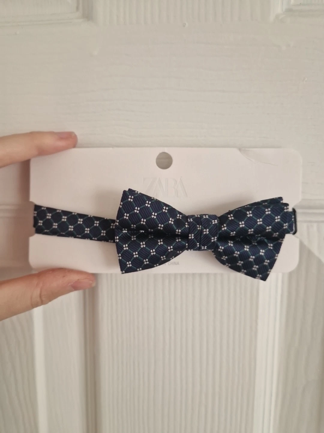 Best Vinted title: Zara Boys Navy & White Bow Tie 🎀 Age 6-14 Adjustable Wedding Guest