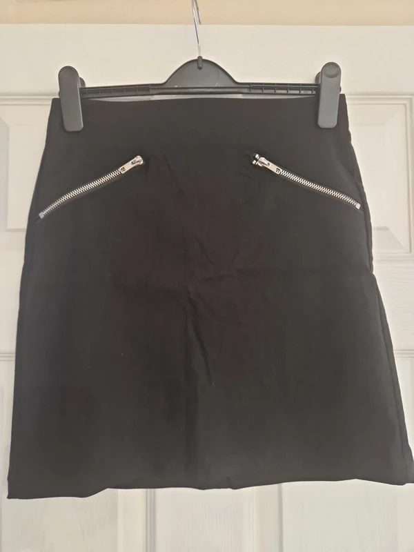 ✨ Trendy Black Mini Skirt With Zip Detail | Fashion Find