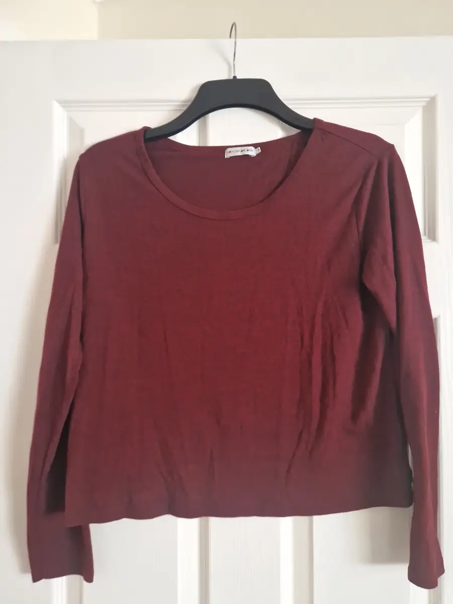 🔥 Gorgeous Burgundy Crossover Back Long Sleeve Top Size M | Stylish Bargain ❤️