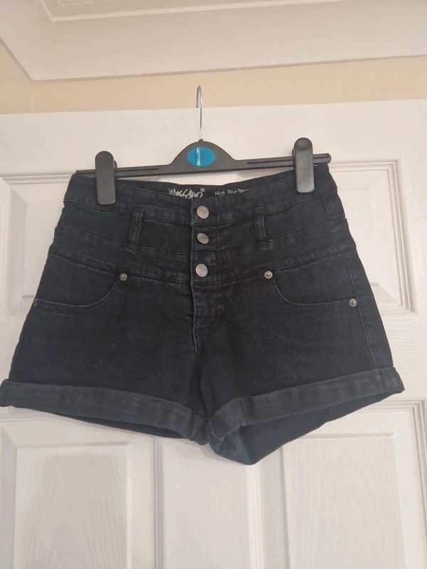 Black High Rise Denim Shorts Size XS 🖤👖 Summer Festival Casual Wear