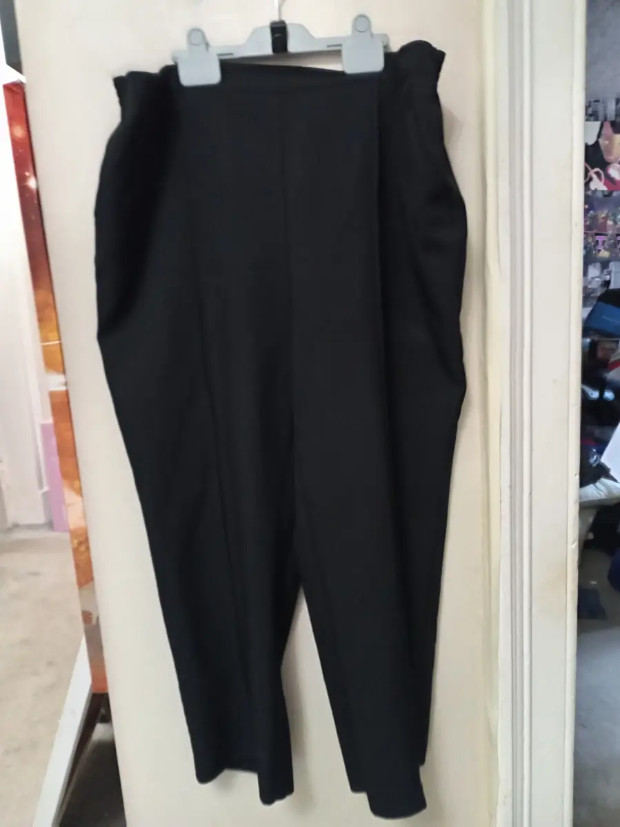 Womens smart black Isle Essentials smart work trousers - Size 20